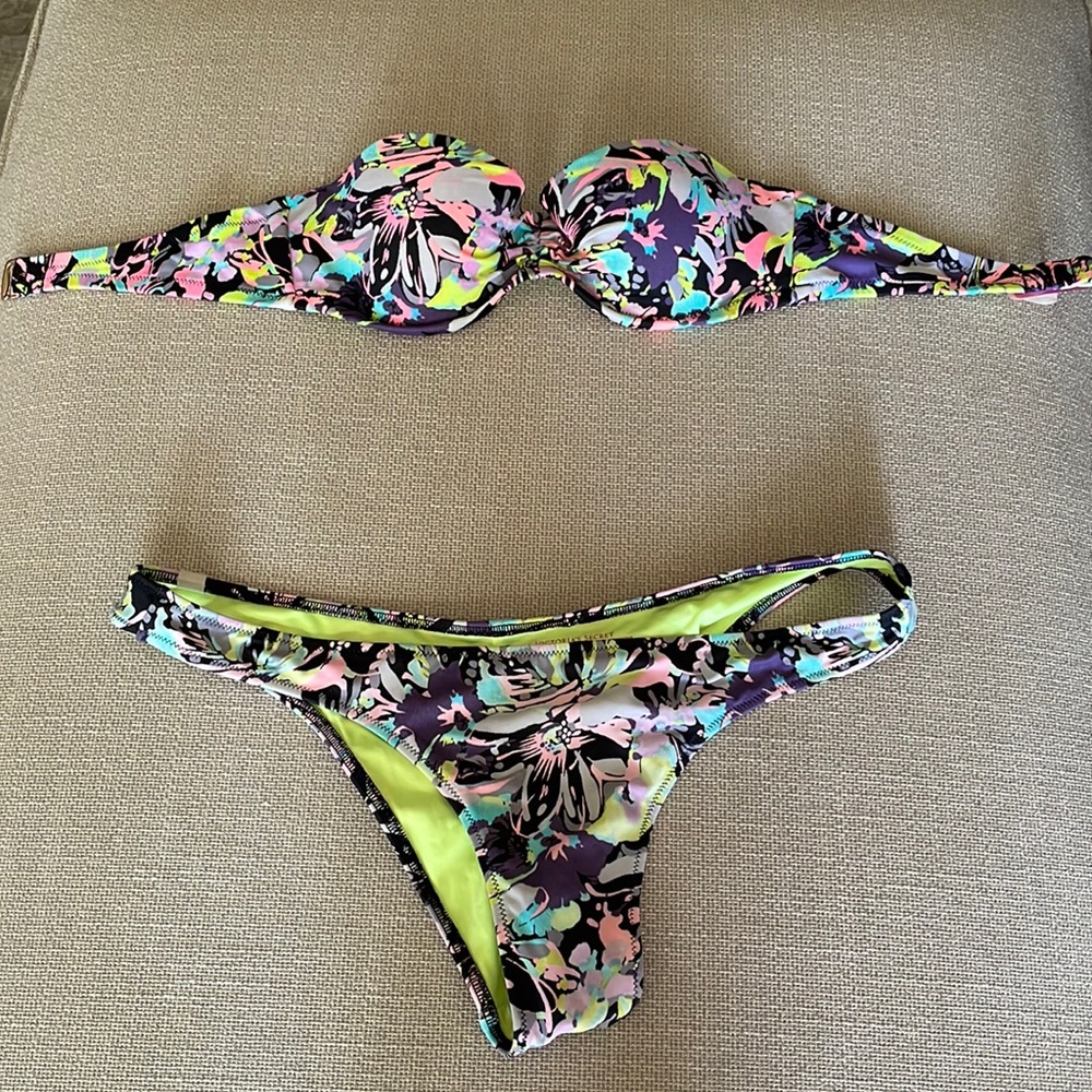 Bright colorful strapless bikini